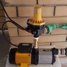 فني تركيب مضخات مياه الفروانية